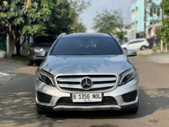 Mercedes-Benz GLA-Class GLA200 Automatic 2015