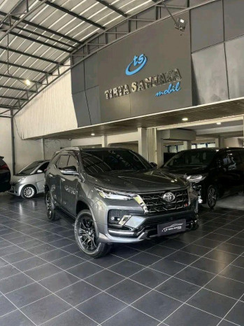 Toyota Fortuner 2.8L GR Sport 4x2 Automatic 2023