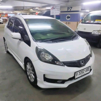 Honda Jazz 1.5L RS Automatic 2013