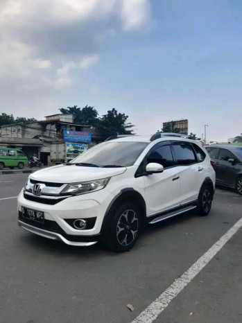 Honda BR-V 1.5L E Prestige Automatic 2016