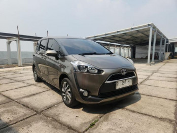 Toyota Sienta 1.5L V Automatic 2017