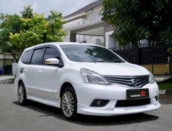 Nissan Grand Livina XV HWS Automatic 2015
