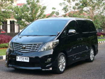 Toyota Alphard 2.4L S Automatic 2010