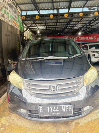 Honda Freed 1.5L E Automatic 2010