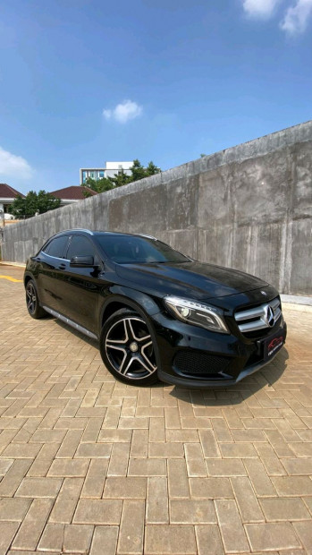 Mercedes-Benz GLA-Class GLA200 Automatic 2015