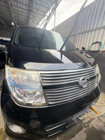 Nissan Elgrand 2.5L HWS Automatic 2010