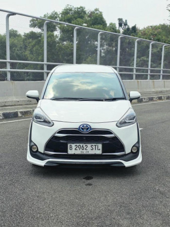 Toyota Sienta 1.5L Q Automatic 2017