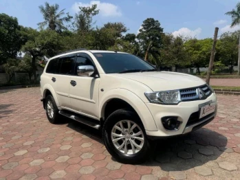 Mitsubishi Pajero Sport 2.5L Exceed Automatic 2015