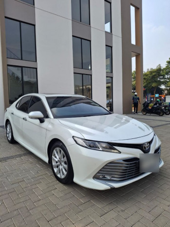 Toyota Camry 2.5L V Automatic 2020
