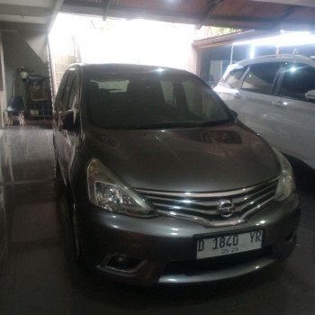 Nissan Grand Livina XV Automatic 2014