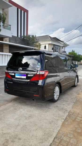 Toyota Alphard 2.4L S Automatic 2012