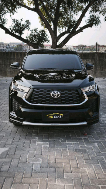 Toyota Innova 2.0L V HV Modellista Zenix Automatic 2024