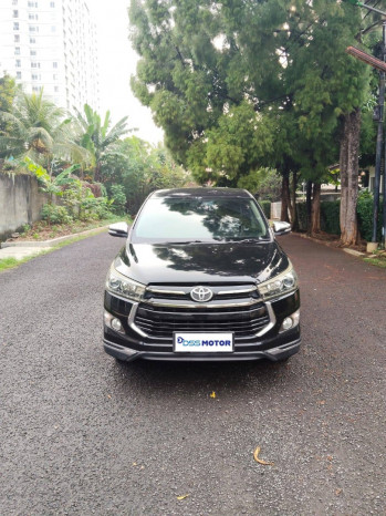 TOYOTA INNOVA 2.0L VENTURER BENSIN AT 2017