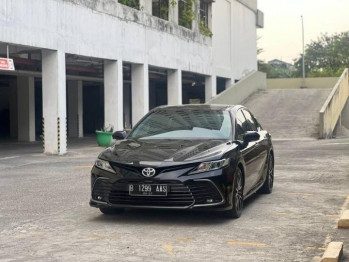 Toyota Camry 2.5L V Automatic 2021