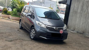 Honda Freed 1.5L E Automatic 2013