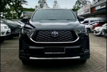Toyota Innova 2.0L V HV Modellista Zenix Automatic 2022