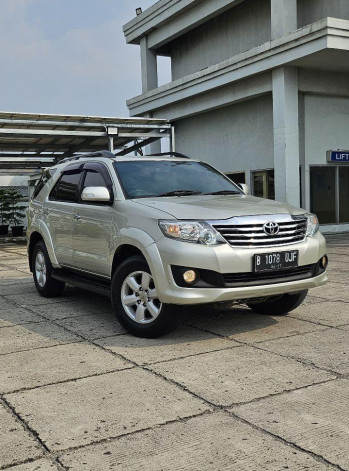 Toyota Fortuner 2.5L G Diesel Automatic 2012