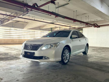 Toyota Camry 2.5L V Automatic 2013