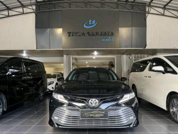 Toyota Camry 2.5L V Automatic 2019