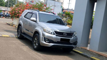 Toyota Fortuner 2.7L G Lux Bensin Automatic 2014