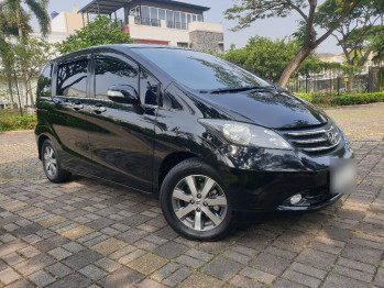 Honda Freed 1.5L E Automatic 2010