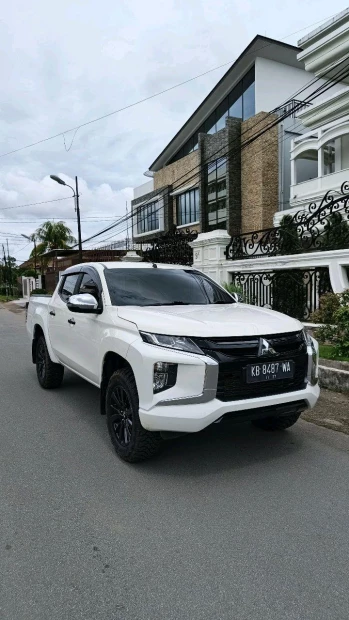 Mitsubishi Triton 2.4L GLS DC Manual 2022