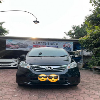 Honda Freed 1.5L E Automatic 2012