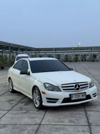 Mercedes-Benz C-Class C250 Automatic 2012