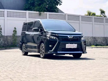 Toyota Voxy 2.0L Automatic 2019