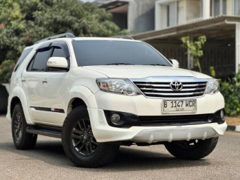 Toyota Fortuner 2.7L G Lux Bensin Automatic 2015
