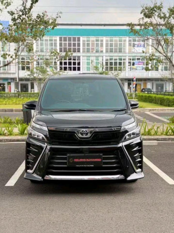 Toyota Voxy 2.0L Automatic 2019