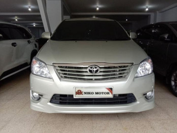 Toyota Innova 2.0L V Bensin Automatic 2012