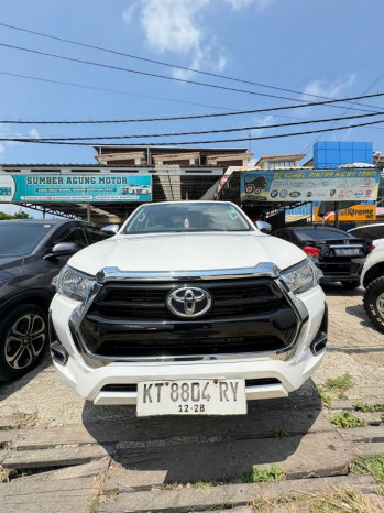 Toyota Hi-Lux DOUBLE CABIN 2.4 G (4X4) DSL M/T Manual 2023
