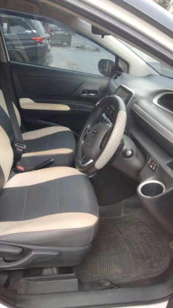 Toyota Sienta 1.5L V Automatic 2017