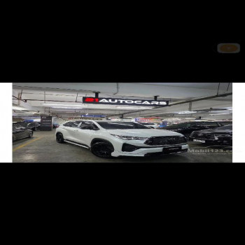 Toyota Innova 2.0L Q HV Modellista Zenix Automatic 2023