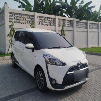Toyota Sienta 1.5L V Automatic 2016
