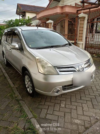 Nissan Grand Livina XV Automatic 2012