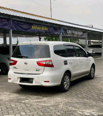 Nissan Grand Livina XV Automatic 2016