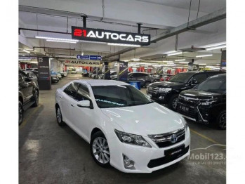 Toyota Camry 2.5L Hybrid Automatic 2014