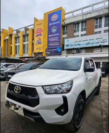 Toyota Hi-Lux DOUBLE CABIN 2.4 G (4X4) DSL M/T Manual 2024