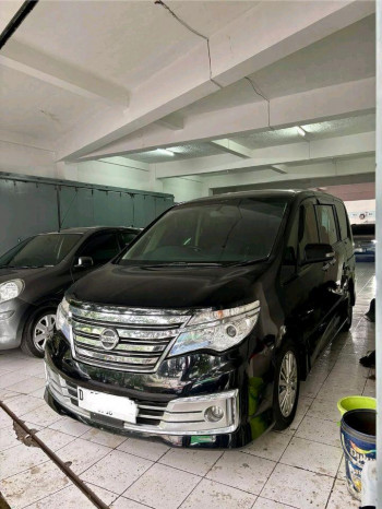 Nissan Serena 2.0L HWS Automatic 2015
