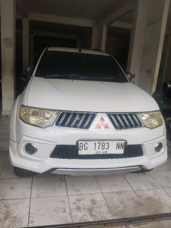 Mitsubishi Pajero Sport 2.5L GLS Manual 2013