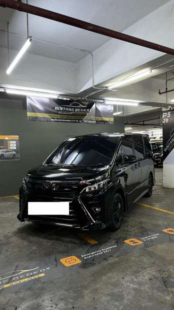 Toyota Voxy 2.0L Automatic 2019