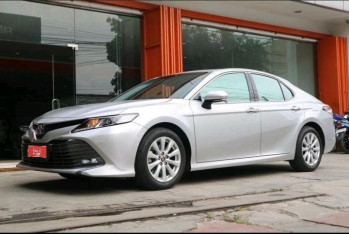Toyota Camry 2.5L V Automatic 2019