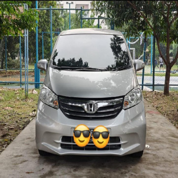 Honda Freed 1.5L E Automatic 2012