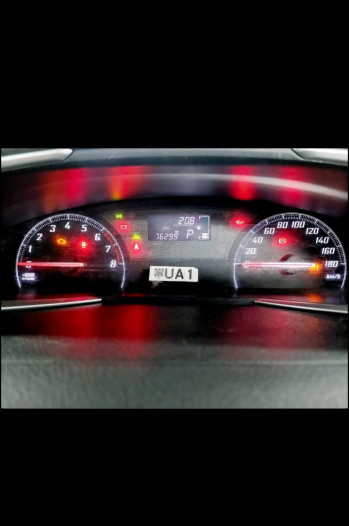 Toyota Sienta 1.5L G Automatic 2016