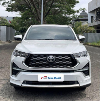 Toyota Innova 2.0L V HV Modellista Zenix Automatic 2024