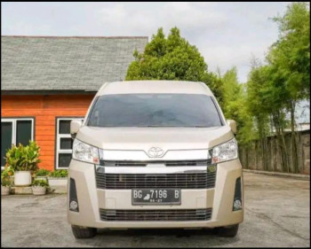 Toyota Hiace Premio Manual 2022