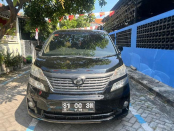 Toyota Vellfire 2.5L G Automatic 2015