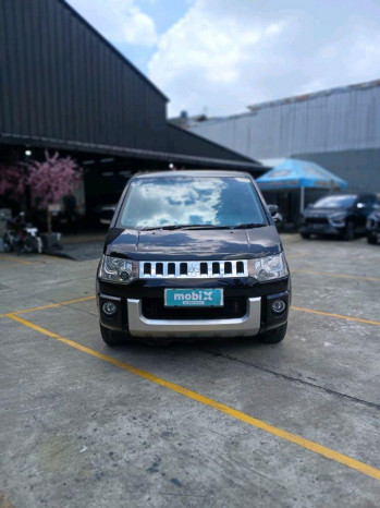 Mitsubishi Delica 2.0L Standart Automatic 2015